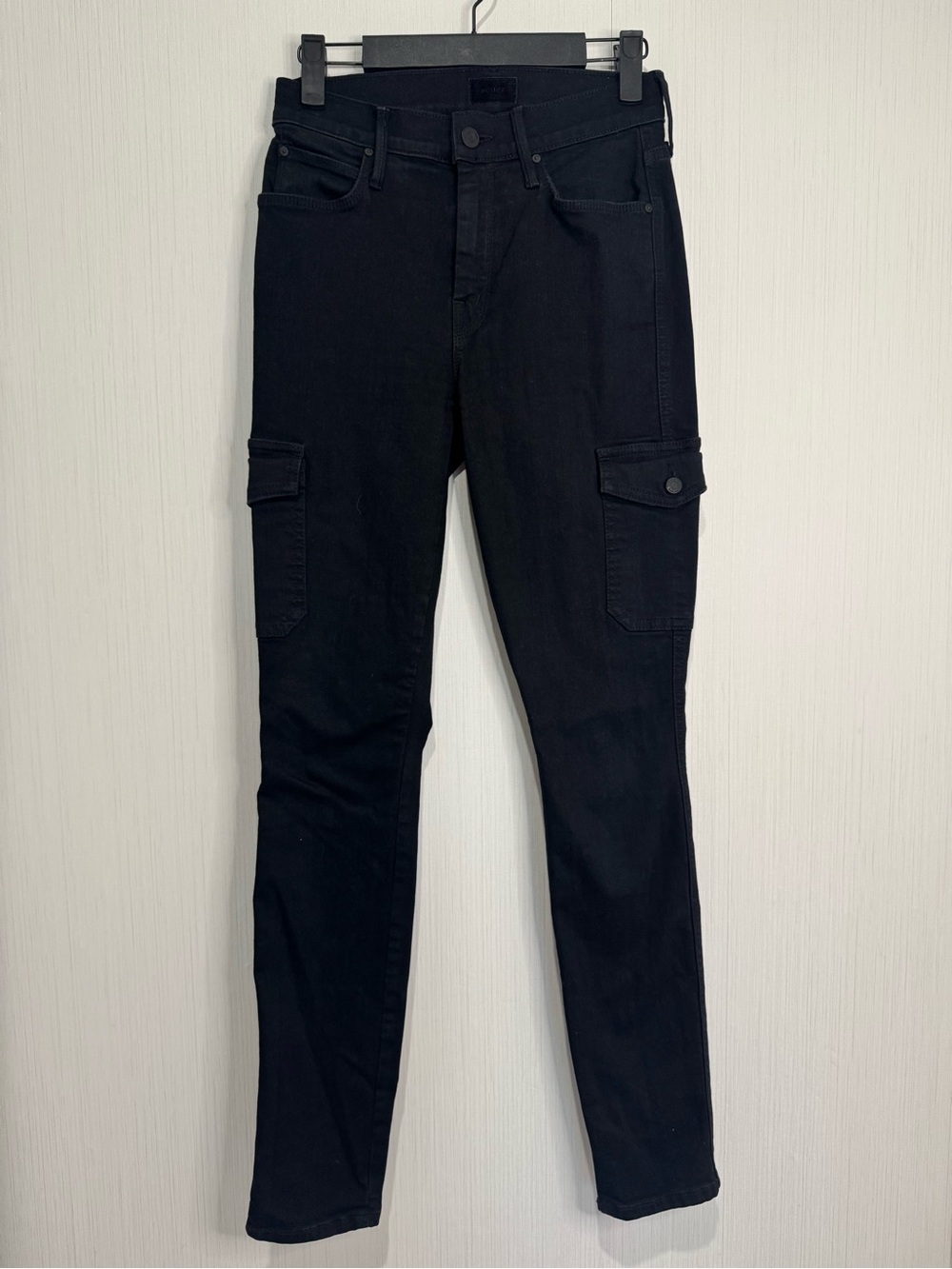 MOTHER The Charmer Cargo Jean. Black. 24. Stretchy.